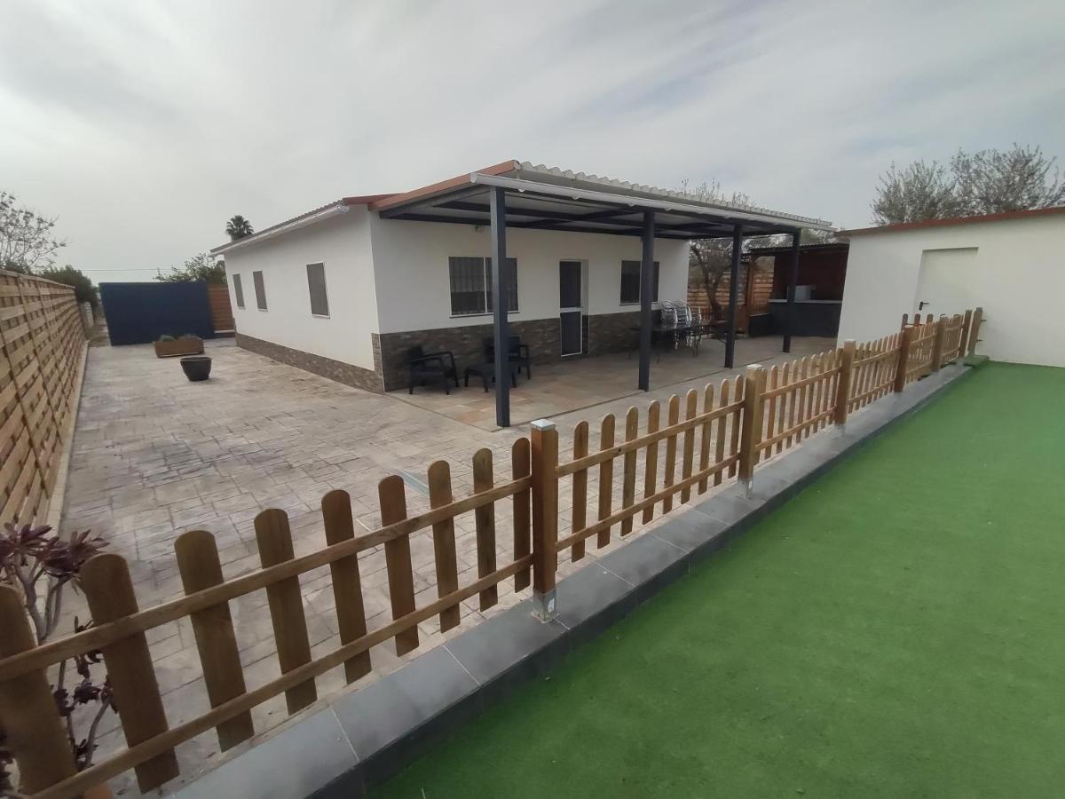 Chalet En El Aljarafe A 15 Min De Sevilla Luaran gambar